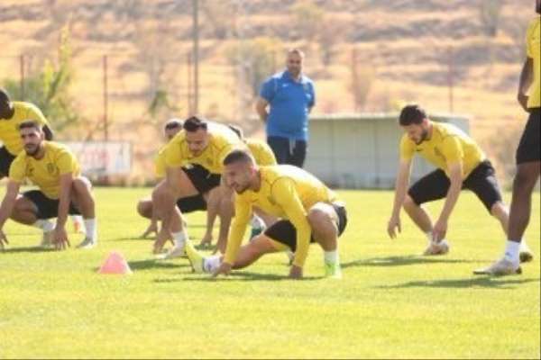 Yeni Malatyaspor'da 4 futbolcunun testi pozitif çıktı 
