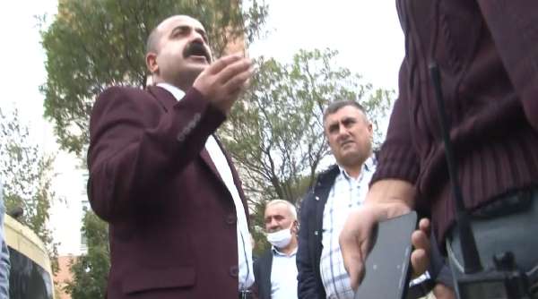 Başakşehir'de minibüsçü terörü: Çocukların oyun oynadığı alana daldı ardından gazetecileri tehdit etti