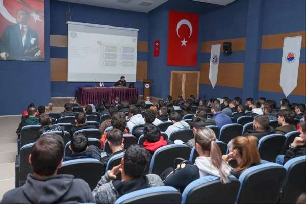 Gençler için 'Güvenli Gelecek' seminerleri