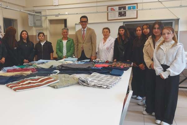 Moda tasarımı öğrencilerine kumaş desteği