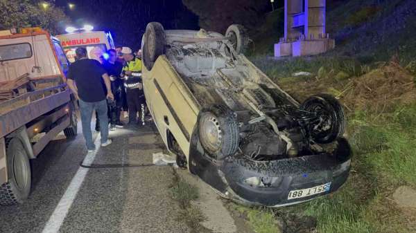 Samsun'da hafif ticari araç 30 metrelik şarampole yuvarlandı: 1 yaralı