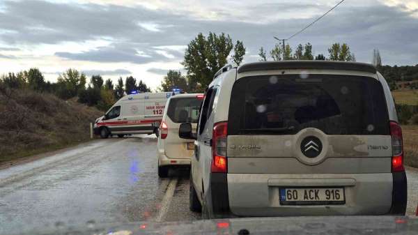Tokat'ta iki aracın kafa kafaya çarpıştığı kazada 5 kişi yaralandı