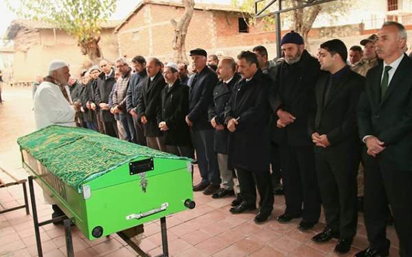 Samsun Valisi Kaymak Amasya'da Cenazeye Katıldı