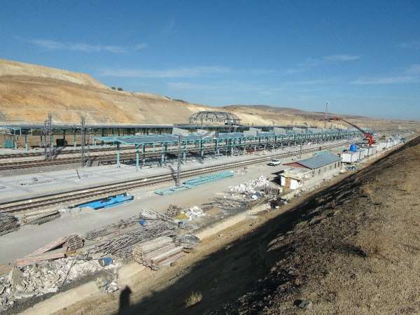 Ankara-Sivas Yüksek Hızlı Tren hattında istasyon yapım çalışmaları sürüyor 