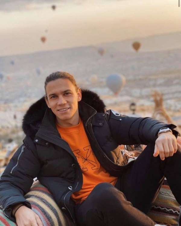 Galatasaraylı futbolcu Taylan Antalyalı, Kapadokya tatilinde 