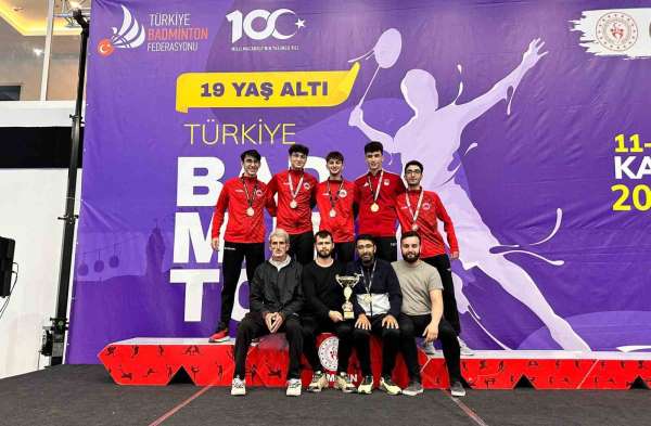 Samsunlu sporcular badmintonda Türkiye Şampiyonu oldu