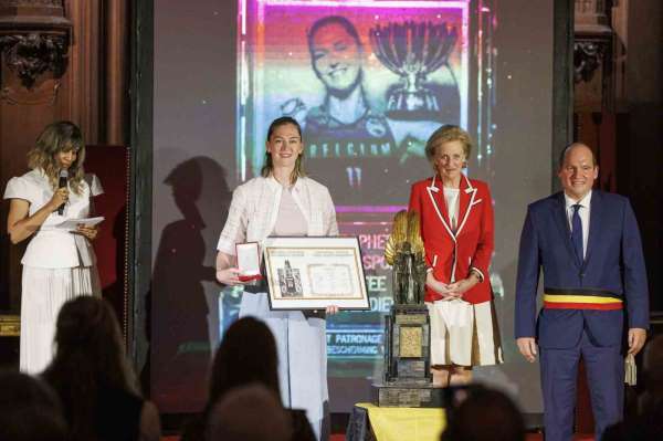 Fenerbahçeli Emma Meesseman, ülkesi Belçika'da onurlandırıldı