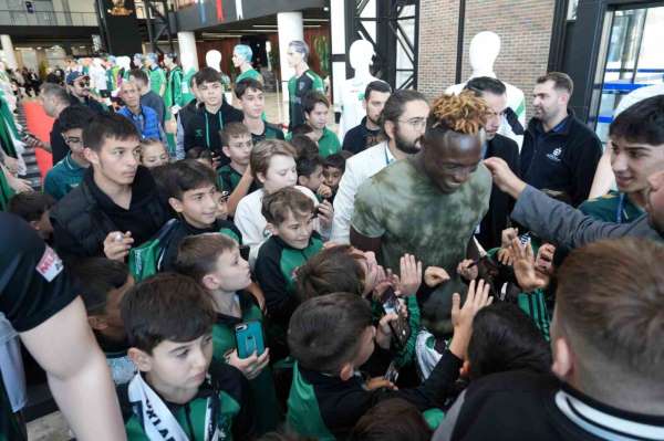 Kocaelispor'un yıldızı Dan Agyei'ye sevgi seli