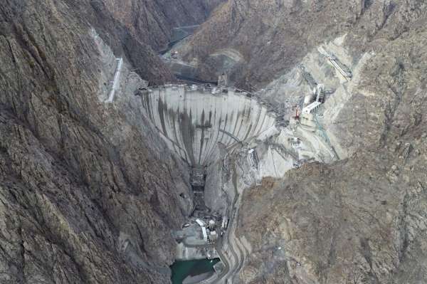 Dar vadinin gizli hazinesi Yusufeli Barajı'nda son 15 metre kaldı
