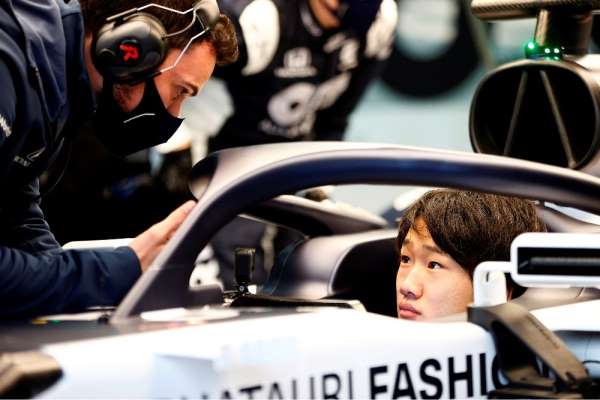 F1'in yeni sezonunda Scuderia AlphaTauri Honda takımı için Yuki Tsunoda yarışaca