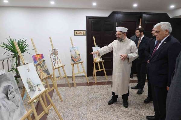Diyanet İşleri Başkanı Erbaş 'Göç ve Çocuk' temalı yarışmanın kazananlarına ödüllerini verdi