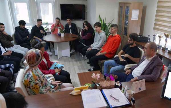 Başkan Uzundemir Üniversite gençliği ile bir araya geldi