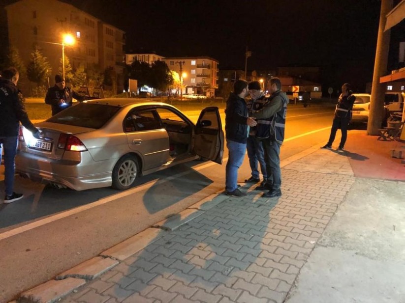 Kumar oynayan kişilere 20 bin 275 TL ceza