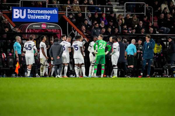 Lockyer yere yığıldı, Bournemouth - Luton Town maçı ertelendi