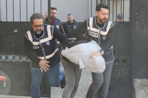 Çocuklarının boğazına bıçak dayayan o babaya tahliye