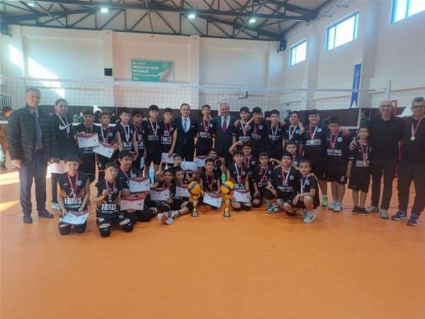 Karpuzlu'da Yıldız Erkekler Voleybol Müsabakaları tamamlandı