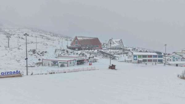 Türkiye'nin en ekonomik kayak tesisi beyaza büründü