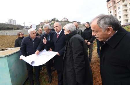 Ulaştırma ve Altyapı Bakanı Turhan, yapımı süren Kanuni Bulvarı'nda incelemelerd