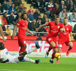 Spor Toto Süper Lig: Antalyaspor: 2 - Aytemiz Alanyaspor: 0 (İlk yarı) 