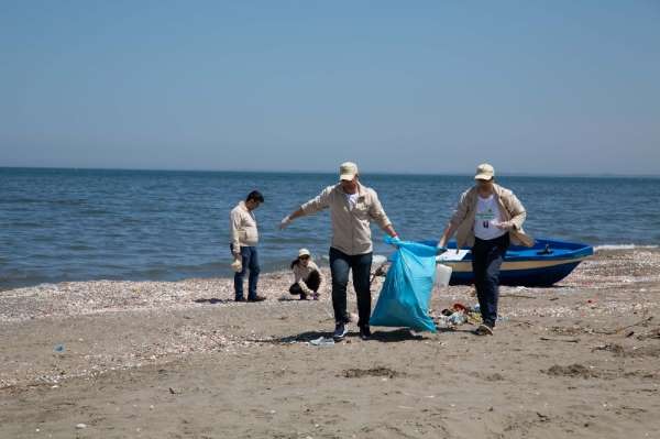 Doğa Dostu Araslar 100'üncü yıl anısına Samsun sahilini temizledi 