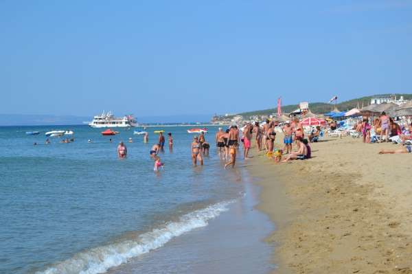 Sarımsaklı plajları Sırp turistlere kaldı 