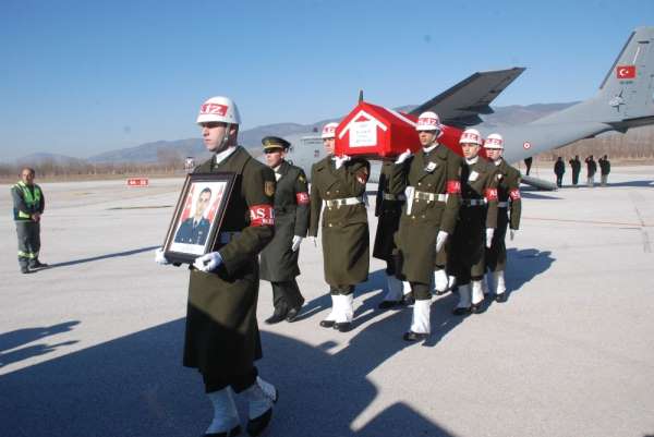 Şehit teğmenin cenazesi memleketi Tokat'a getirildi 