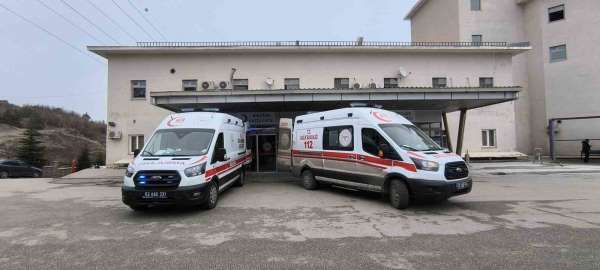 Tunceli'deki kazada baba oğul yaralandı