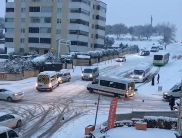 Bursa'da yollar buz pistine döndü, kazalar peşpeşe böyle yaşandı