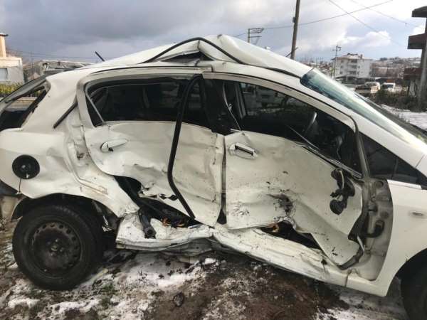 Çınarcık'ta trafik kazası: 2 yaralı