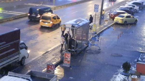 Kızların tekme tokat kavgası böyle görüntülendi