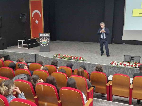 İLKEM'de YKS adaylarına 'Sivri Hoca' dopingi