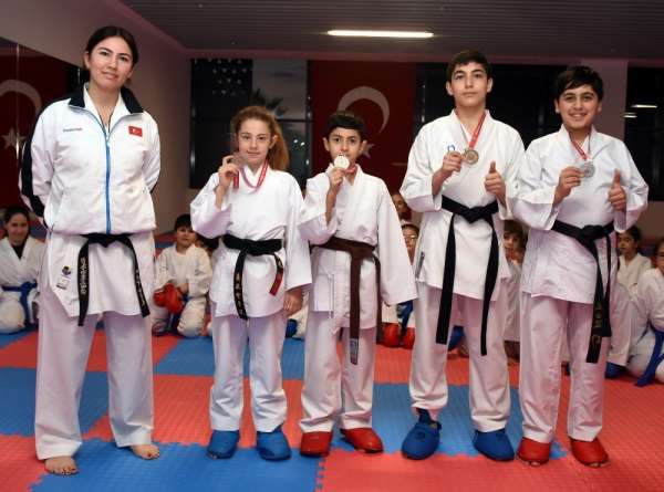 Aliağalı genç karatecilerden büyük başarı 