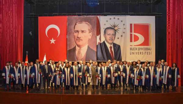 Şeyh Edebali Üniversitesi'nde 58 akademisyen cübbe giydi