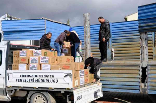 Akdağmadeni'nde deprem bölgesine yardımlar sürüyor - Yozgat haber