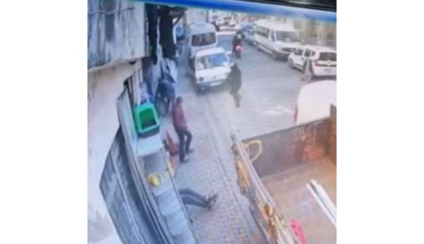 İstanbul'da silahlı saldırı kamerada: Hedefini vuramayınca iş yerine sıkıp kaçtı