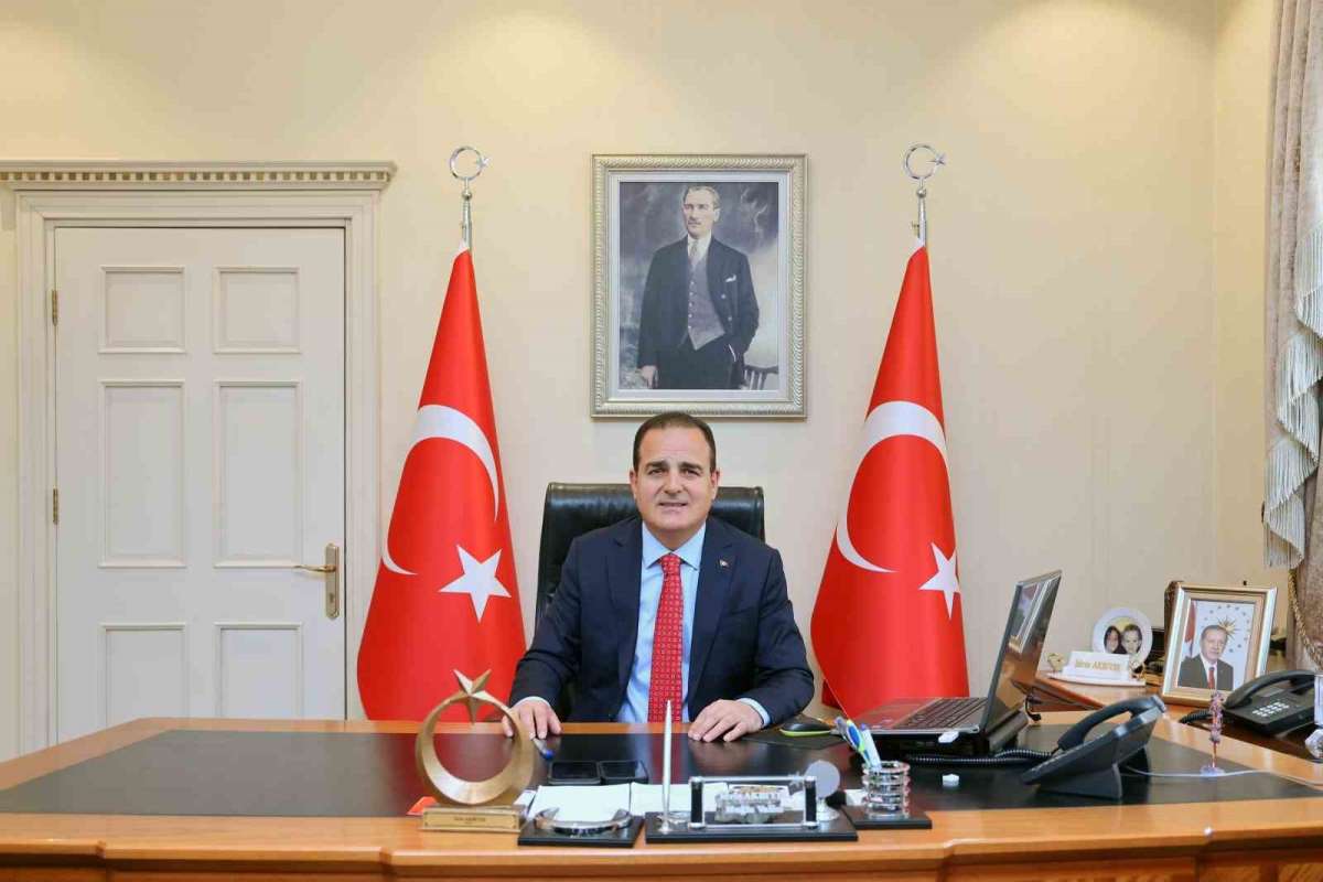 Vali Akbıyık'tan 18 Mart Şehitleri Anma Günü ve Çanakkale Zaferi mesajı