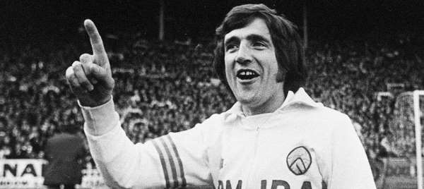 Leeds United'ın efsanesi korona virüsten vefat etti 