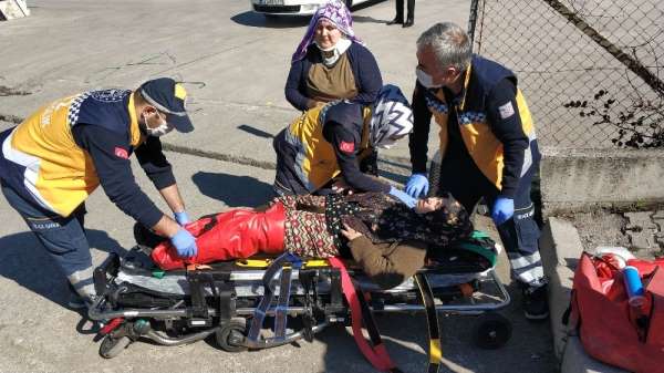 Sokağı çıkması yasak torunlarını kahvaltıya götürürken kaza yaptı: 6 yaralı