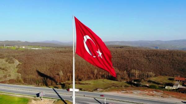 Türkiye'nin en büyük bayrağı Samsun'da dalgalanıyor