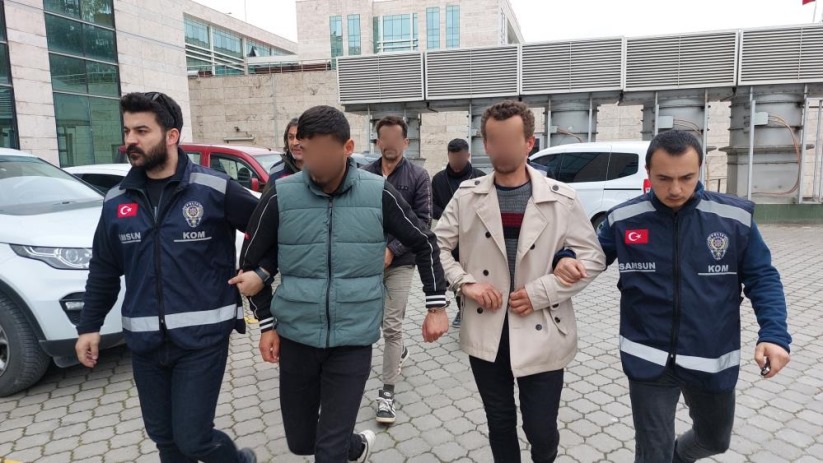 Samsun'da ehliyet sınavına kopya düzeneğiyle giren 3 kardeş yakalandı