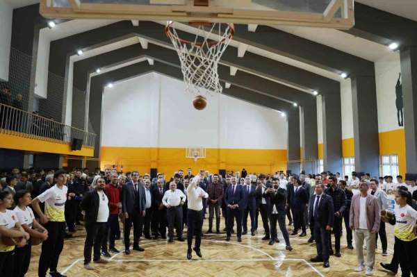 ERVA Spor Okulları'nın 52.'si açıldı