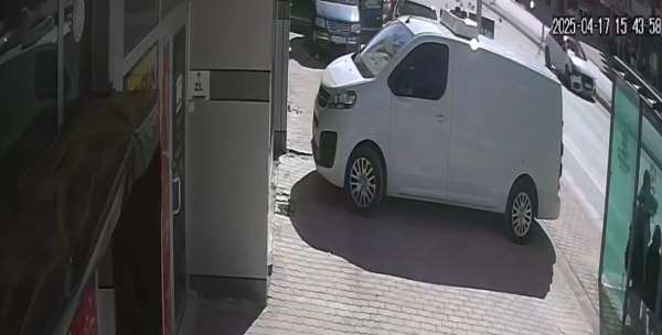 Konya'da otomobilin çarptığı çocuğun öldüğü kaza anı kamerada