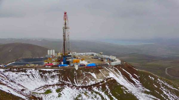 Van'da petrol arayışı: 200 tonluk dev sondaj kulesi kuruldu