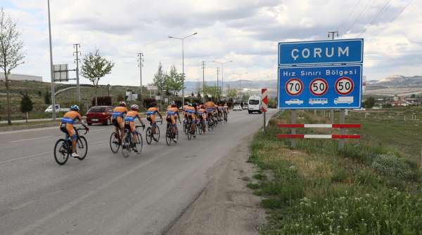 19 Mayıs'ta Samsun'da olacak 19 bisikletçi Çorum'a ulaştı