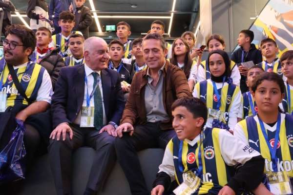 Malatyalı depremzede çocuklara Fenerbahçe Başkanı Ali Koç'tan sürpriz