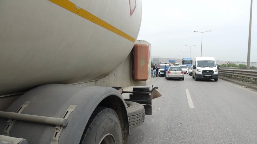 Samsun'da viyadük üstünde yakıt tankerinin karıştığı kaza: 1 yaralı