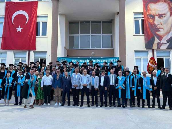 Balıkesir Üniversitesi Edremit Havacılık Yüksek Okulu'nda Mezuniyet Töreni
