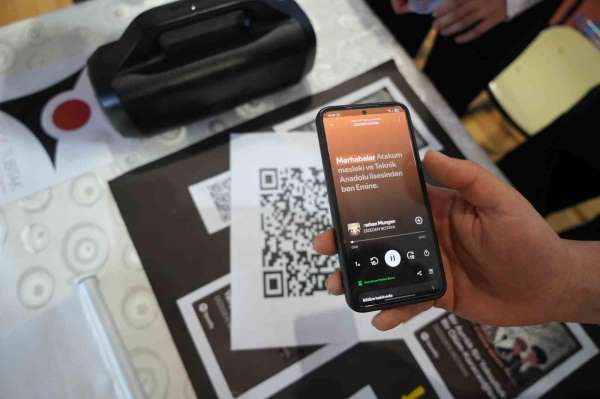 Dizeden Notaya: Lise öğrencilerinden Türk Edebiyatı Şiirlerine müzikli podcast serisi