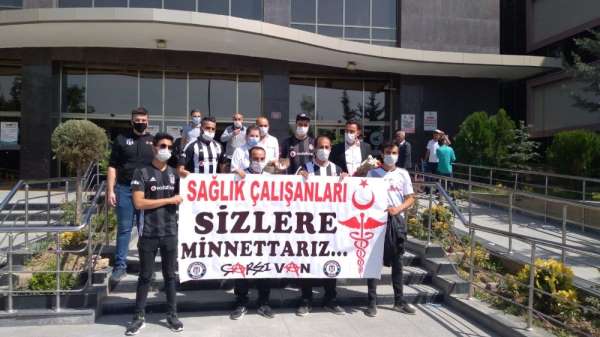 Beşiktaşlılar Derneği ve Çarşı Van ekibinden sağlık çalışanlarına teşekkür 