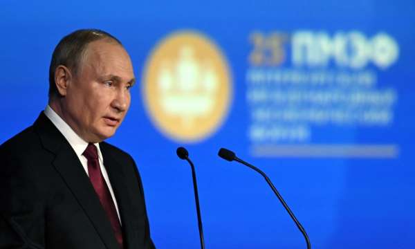 Rusya Devlet Başkanı Putin: 'Batı'nın planı, Rus ekonomisini küstahça yok etmekti ama işe yaramadı' - Moskova haber